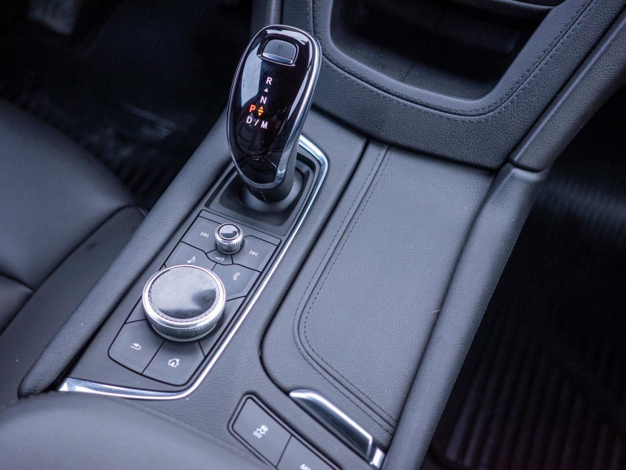 2024 Cadillac XT5 FWD Luxury- Heated Steering Photo