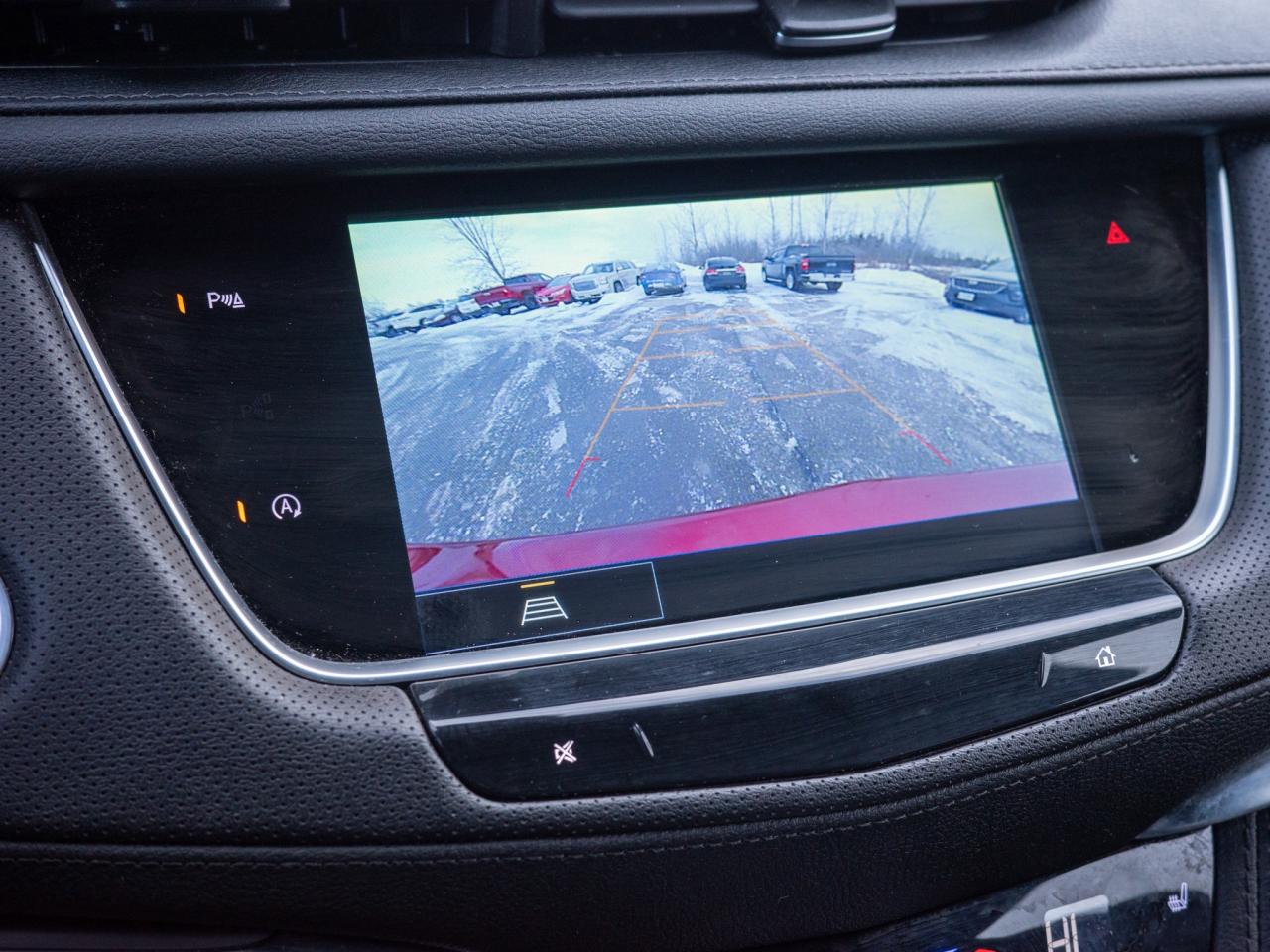 2024 Cadillac XT5 FWD Luxury- Heated Steering Photo