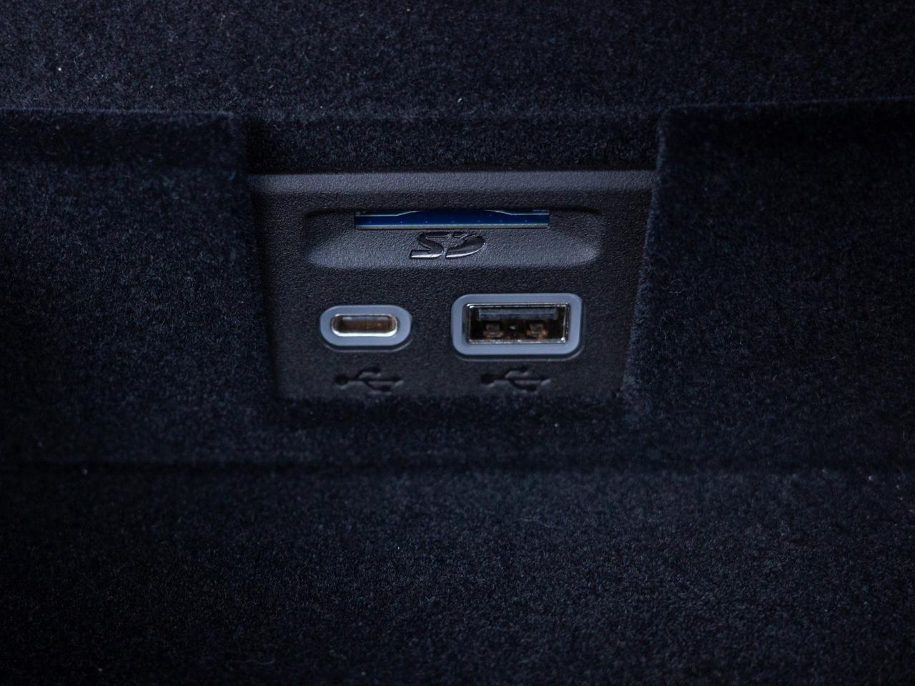 2024 Cadillac XT5 FWD Luxury- Heated Steering Photo