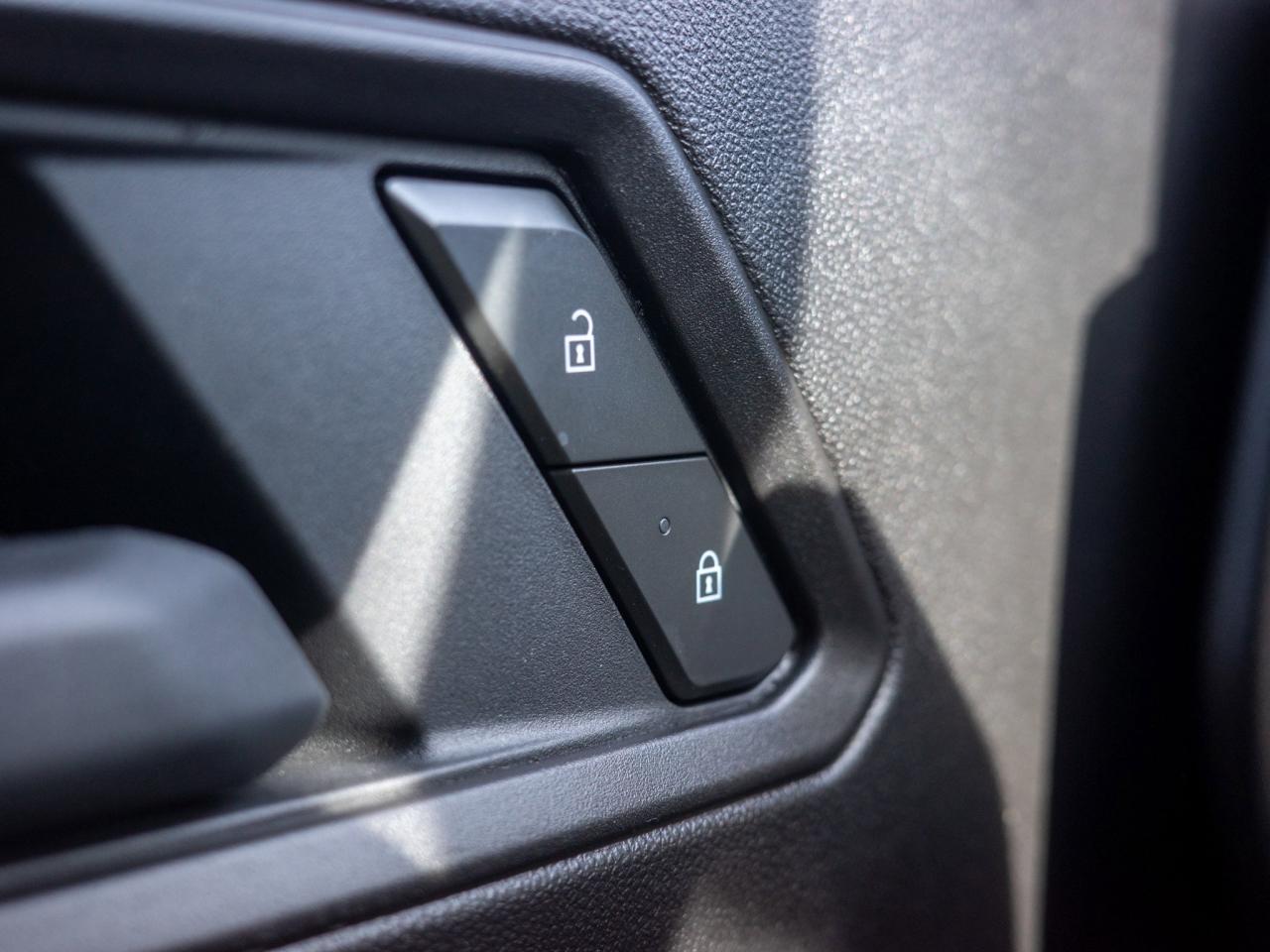 2025 Chevrolet Colorado 4WD Trail Boss- Lane Keeping Assist Heated Mirrors Photo