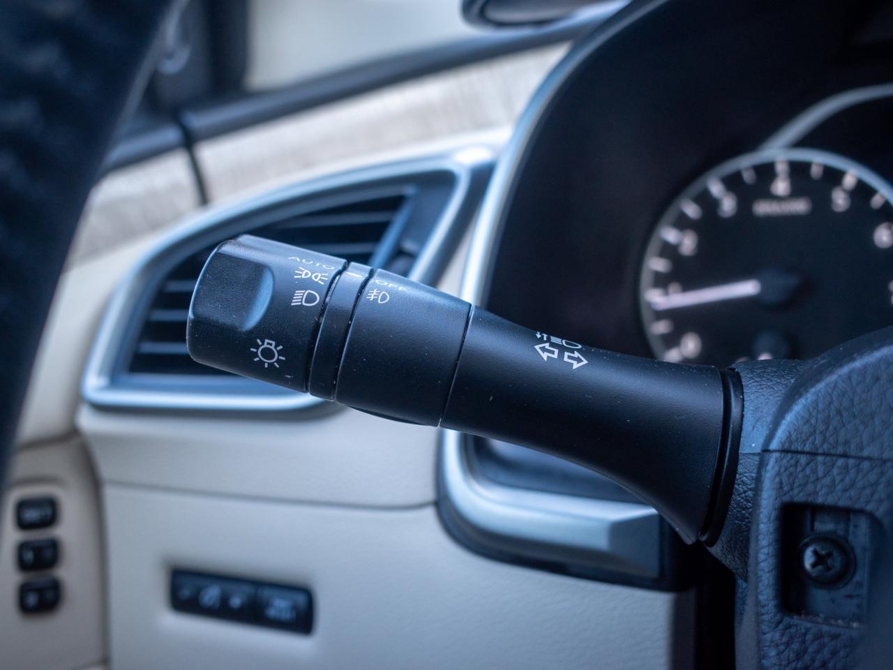 2020 Nissan Murano SL - Heated Steering Wheel Photo