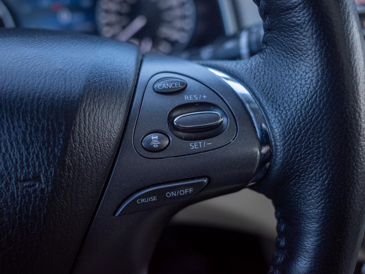 2020 Nissan Murano SL - Heated Steering Wheel Photo
