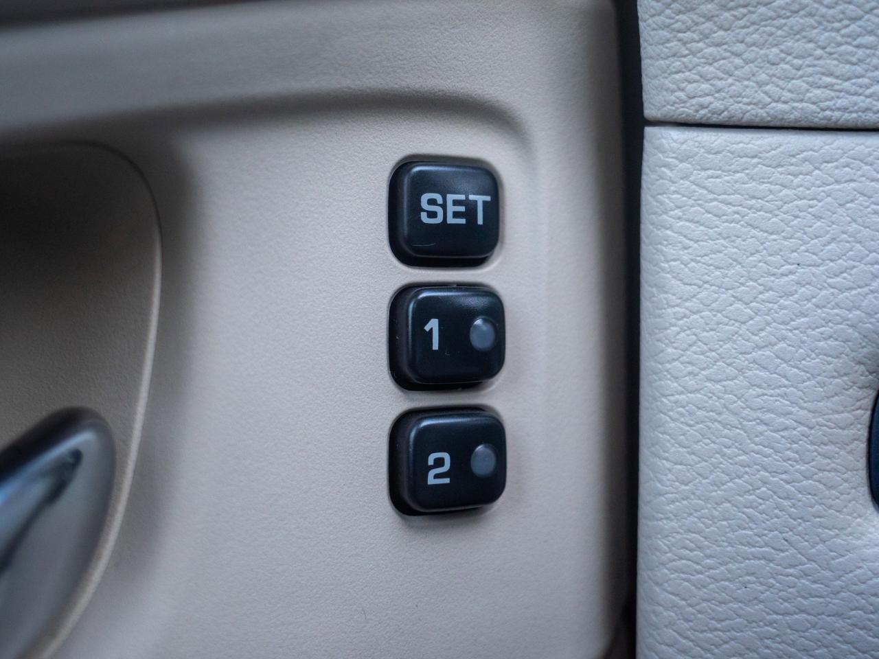 2020 Nissan Murano SL - Heated Steering Wheel Photo