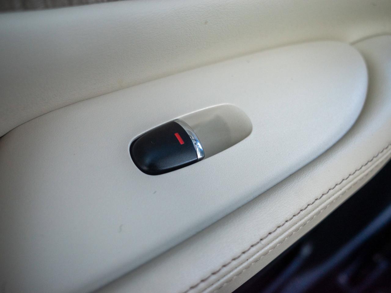 2020 Nissan Murano SL - Heated Steering Wheel Photo