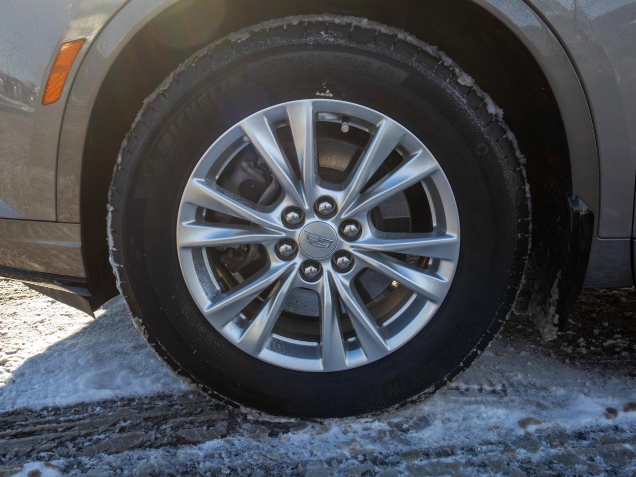 2023 Cadillac XT6 AWD Luxury - Sun/Moon Roof Photo