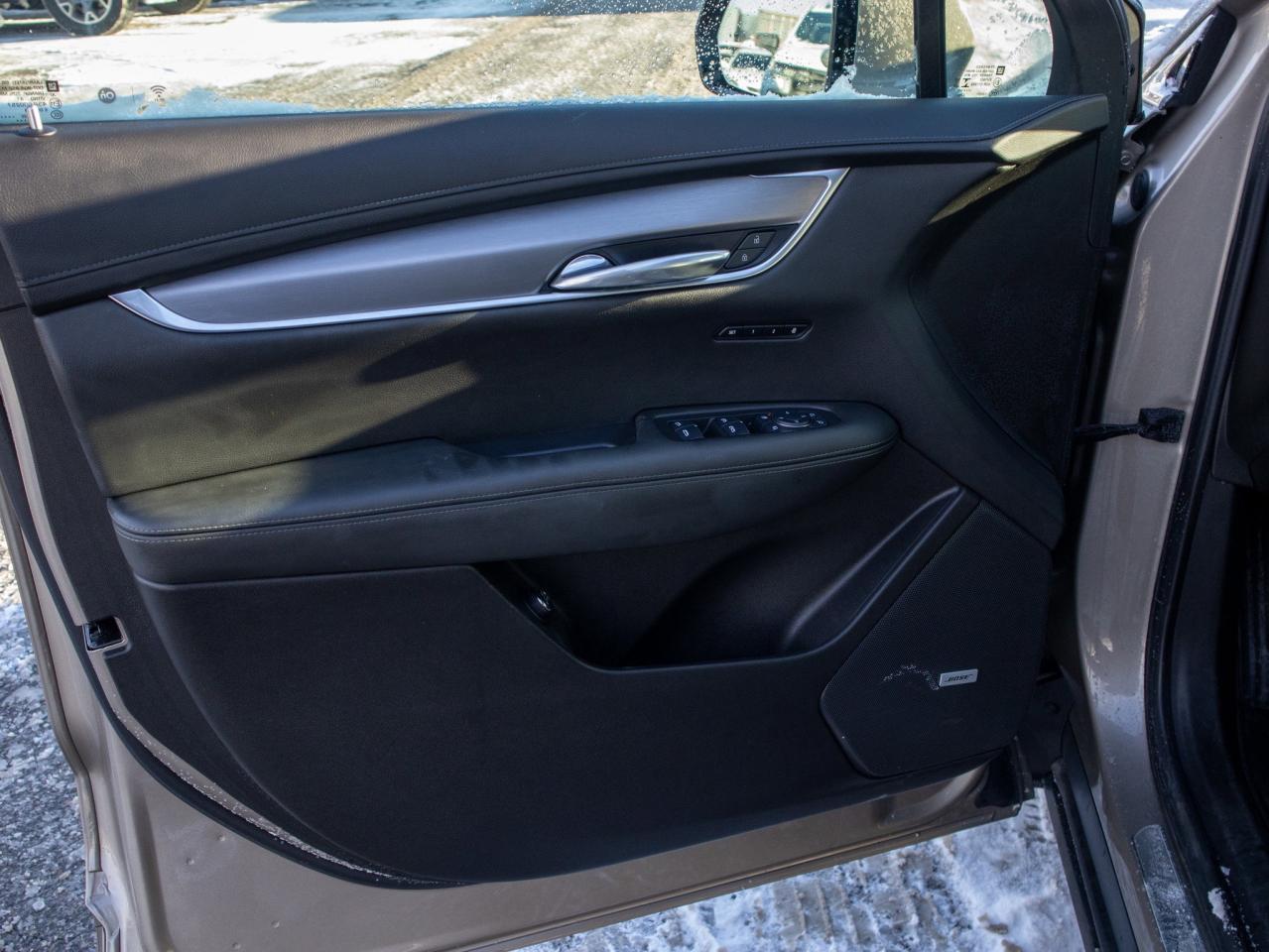 2023 Cadillac XT6 AWD Luxury - Sun/Moon Roof Photo