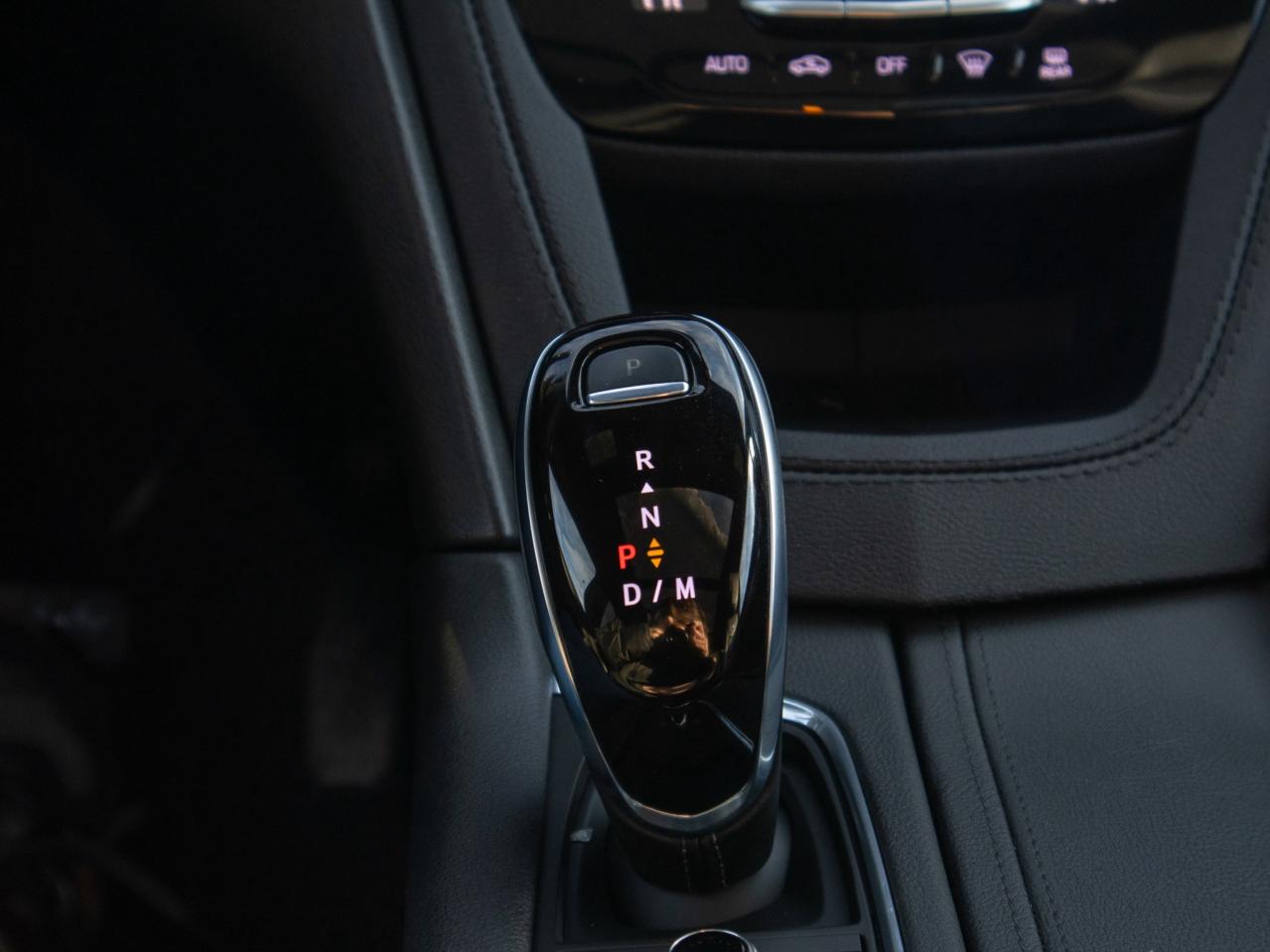 2023 Cadillac XT6 AWD Luxury - Sun/Moon Roof Photo