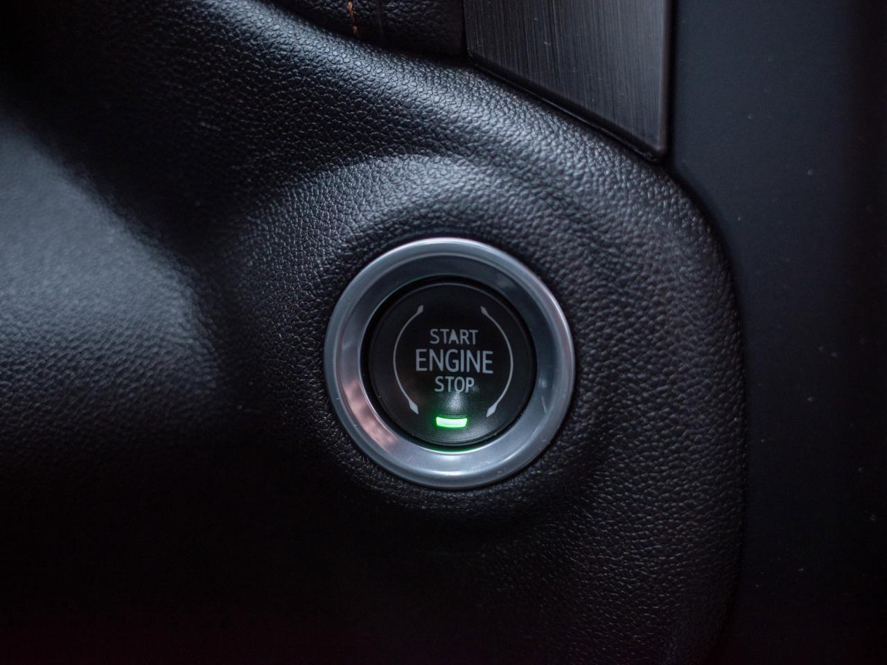 2022 GMC Sierra 1500 Limited AT4 - Heated and Cooled Front Seats Photo