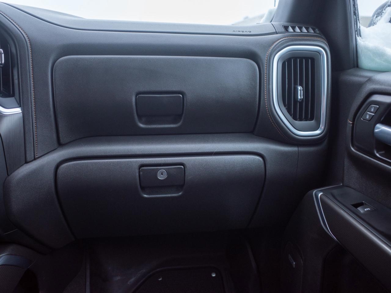 2022 GMC Sierra 1500 Limited AT4 - Heated and Cooled Front Seats Photo