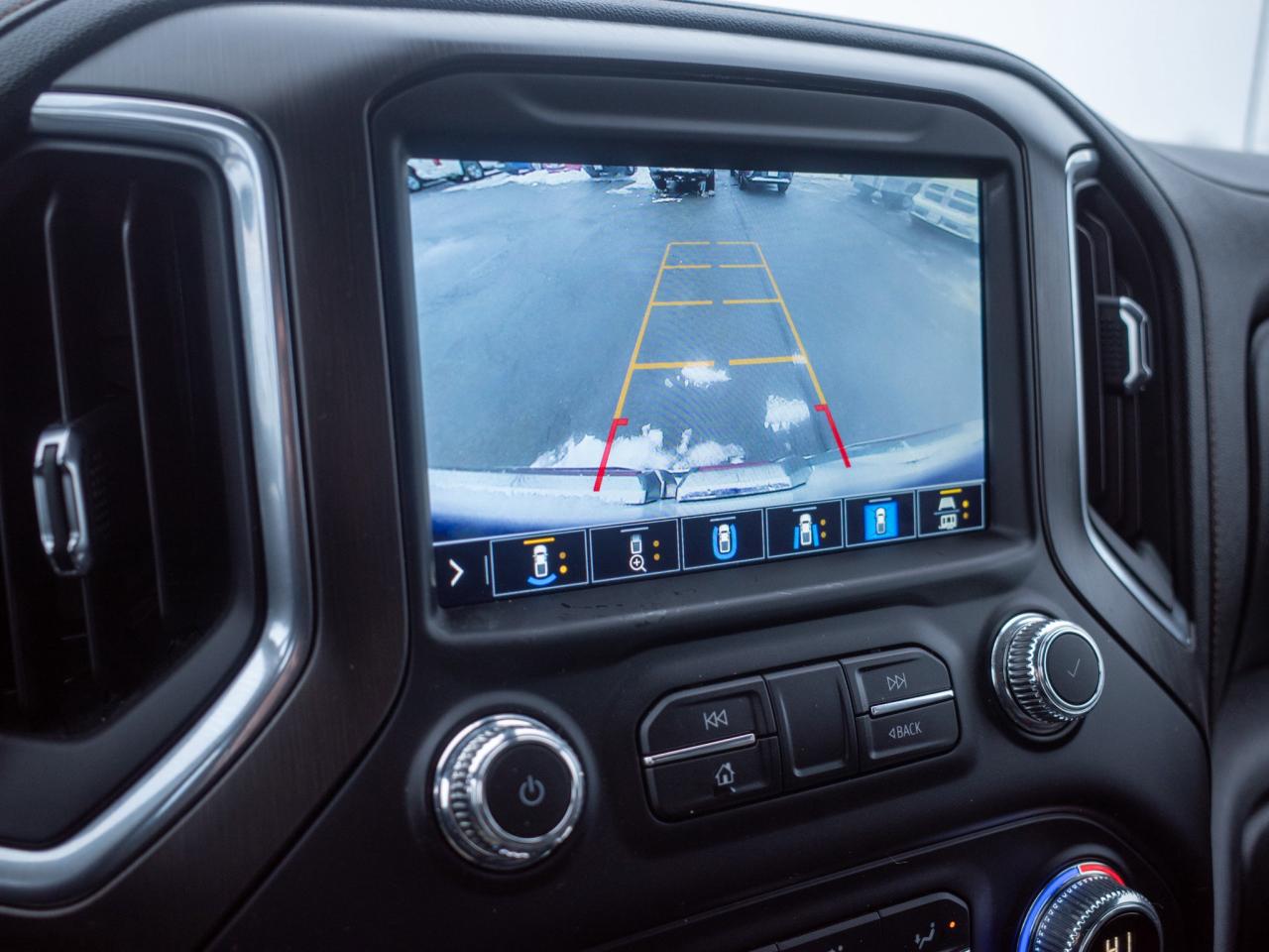 2022 GMC Sierra 1500 Limited AT4 - Heated and Cooled Front Seats Photo