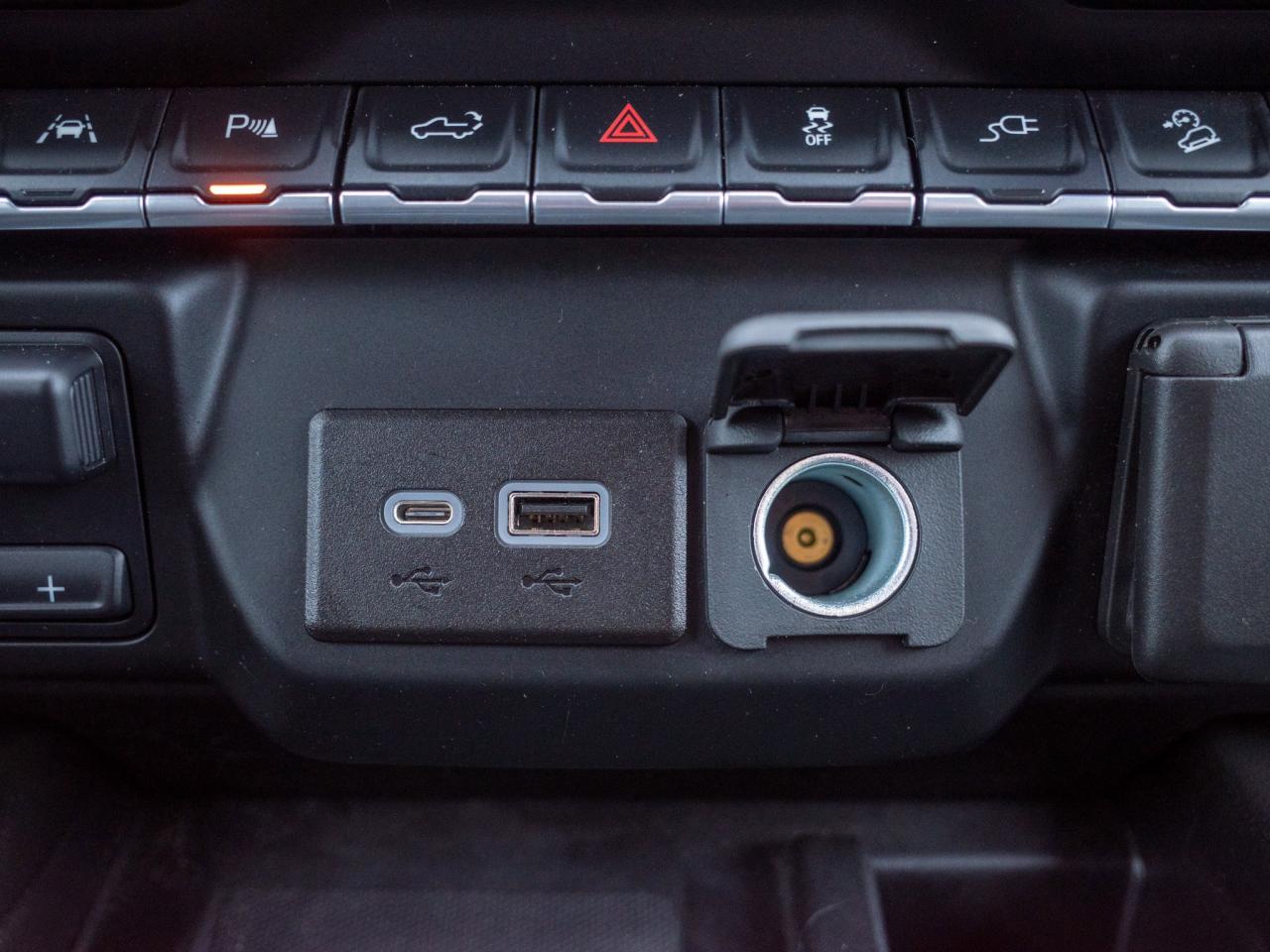 2022 GMC Sierra 1500 Limited AT4 - Heated and Cooled Front Seats Photo