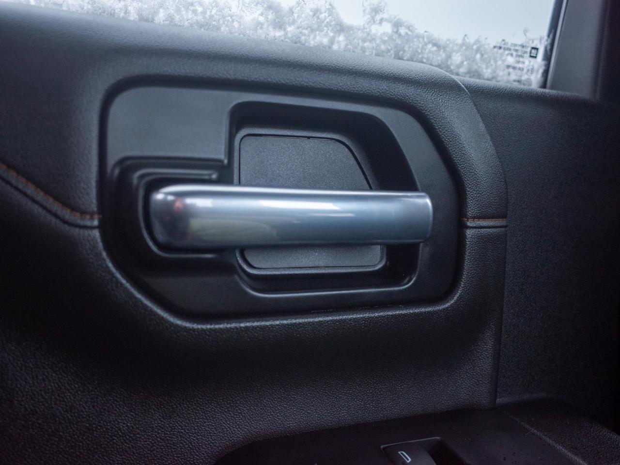 2022 GMC Sierra 1500 Limited AT4 - Heated and Cooled Front Seats Photo