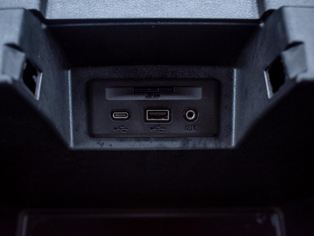 2022 GMC Sierra 1500 Limited AT4 - Heated and Cooled Front Seats Photo