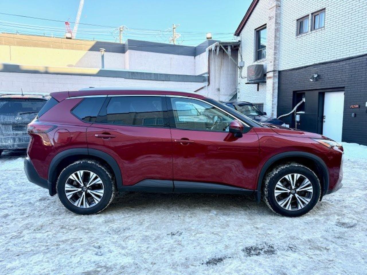 2021 Nissan Rogue SV PREMIUM, AWD, PRO-PILOT, MOONROOF, LEATHERETTE Photo
