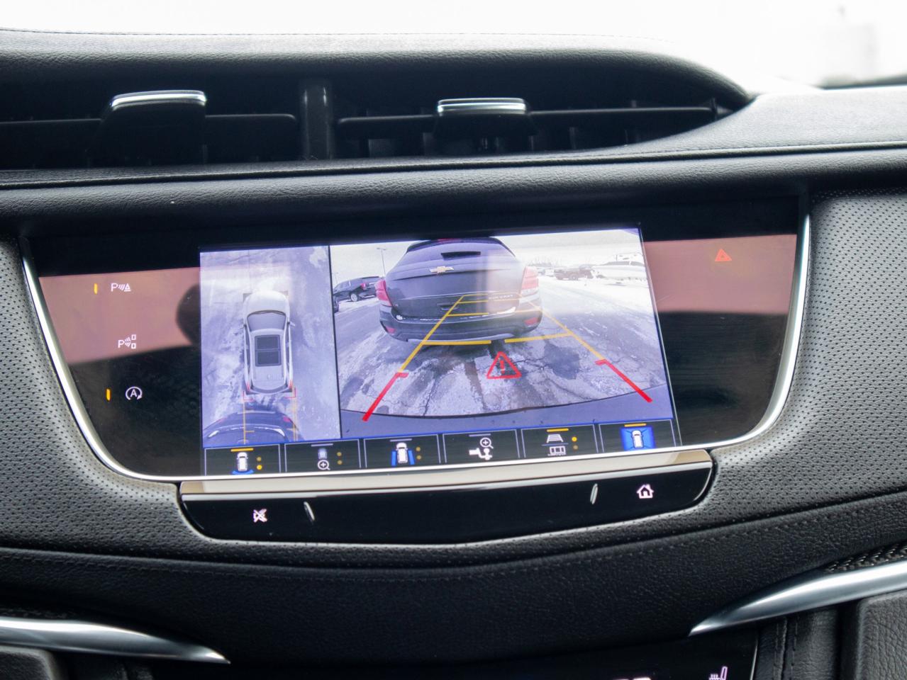 2023 Cadillac XT5 AWD Sport Photo