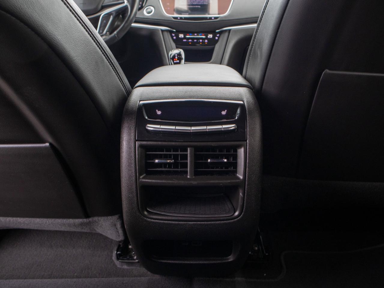 2023 Cadillac XT5 AWD Sport Photo