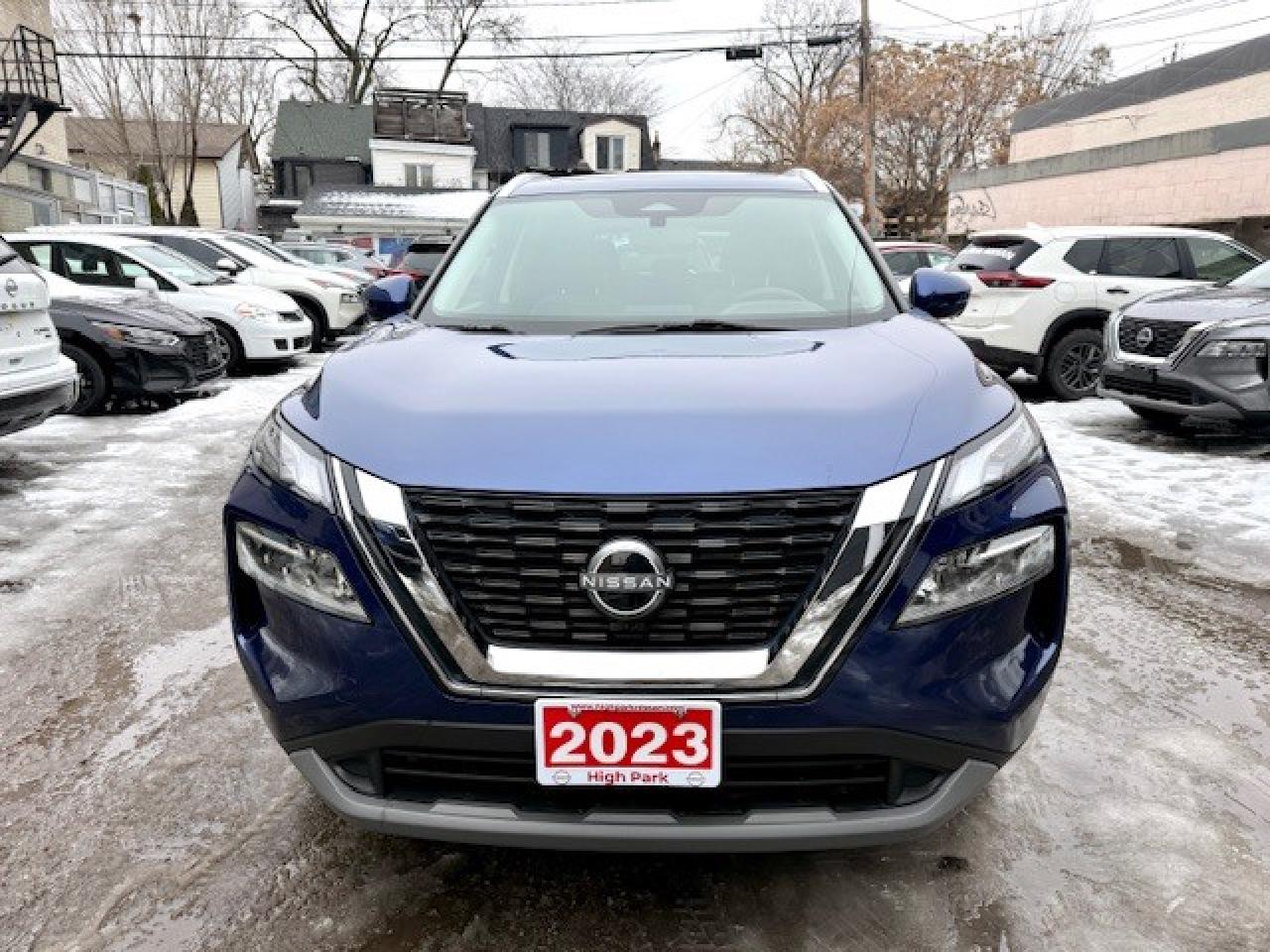 2023 Nissan Rogue SV AWD, MOONROOF, APPLE CARPLAY, PRO-PILOT, XM Photo