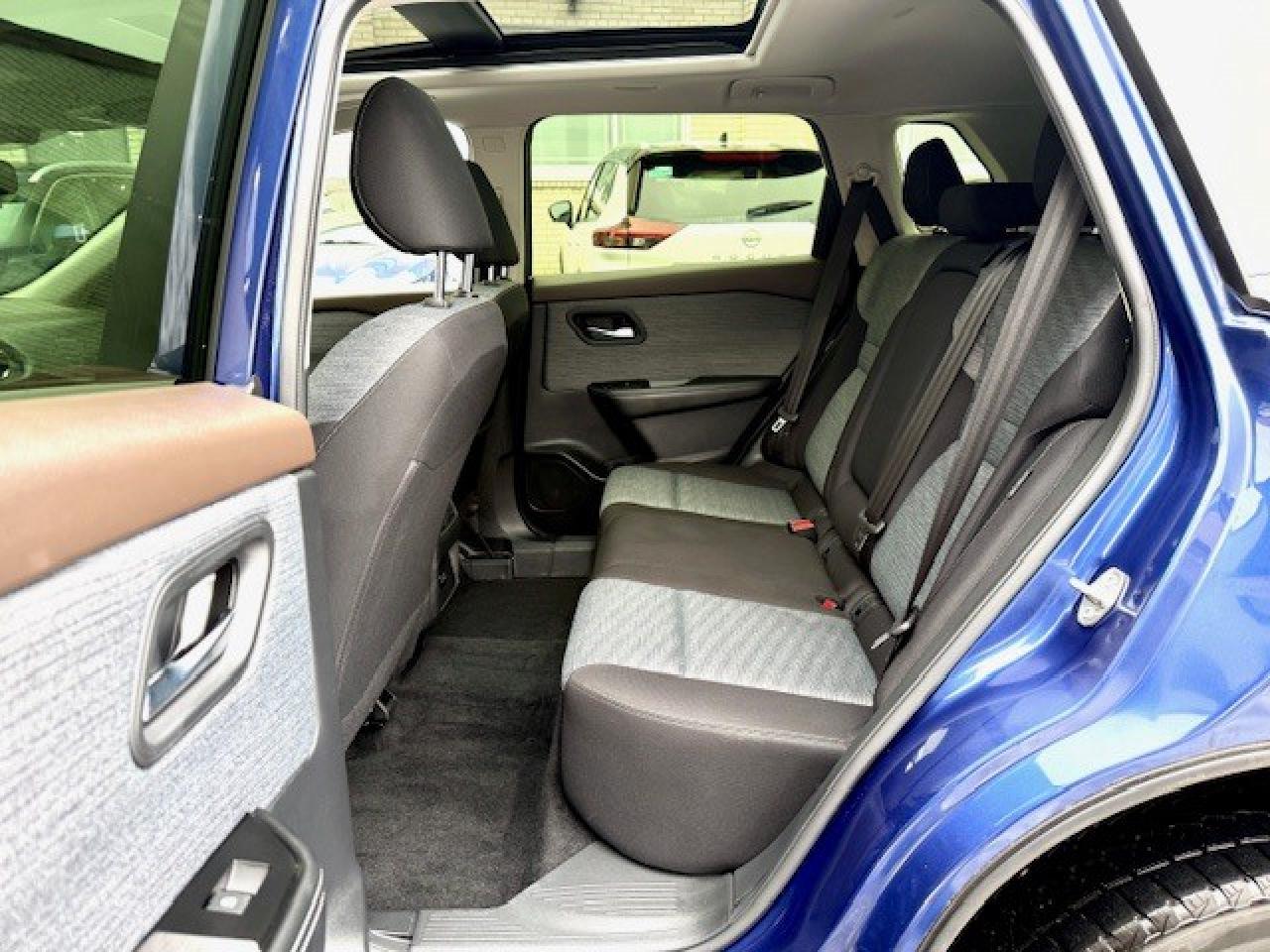 2023 Nissan Rogue SV AWD, MOONROOF, APPLE CARPLAY, PRO-PILOT, XM Photo