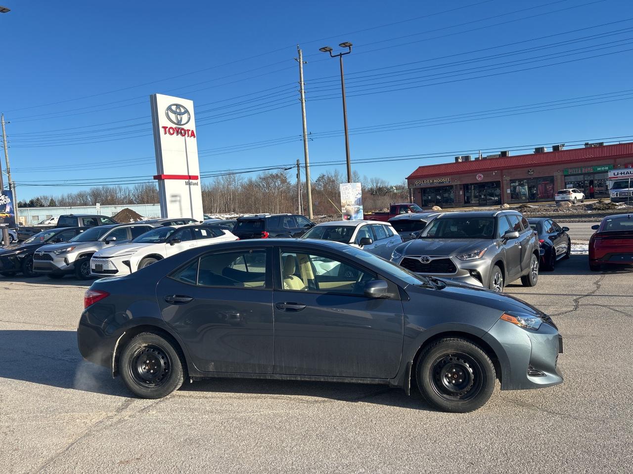 2017 Toyota Corolla LE   ONE OWNER   LOW KM Photo