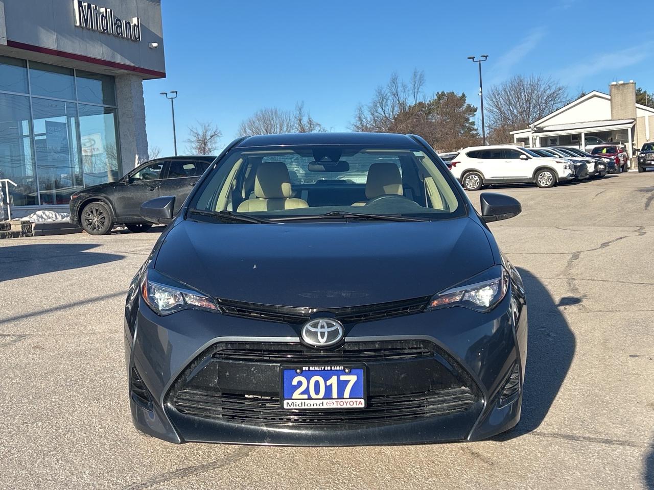 2017 Toyota Corolla LE   ONE OWNER   LOW KM Photo