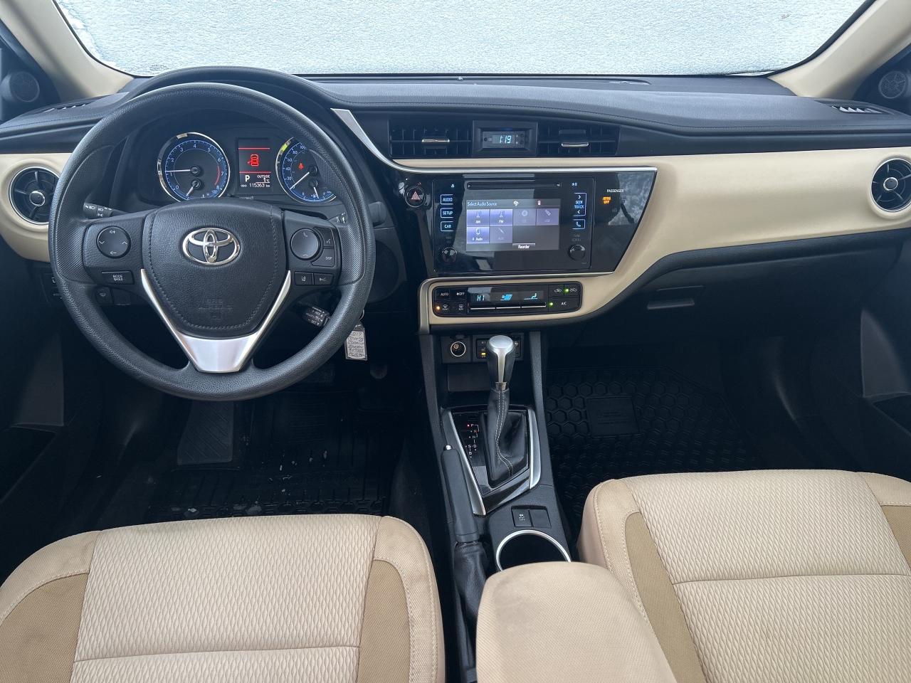 2017 Toyota Corolla LE   ONE OWNER   LOW KM Photo
