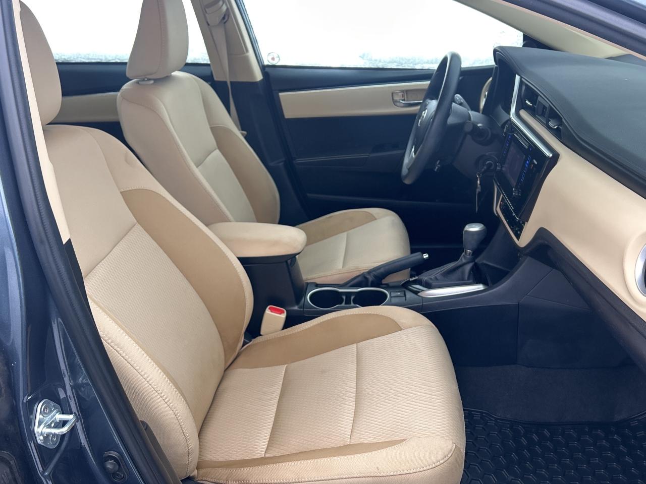 2017 Toyota Corolla LE   ONE OWNER   LOW KM Photo