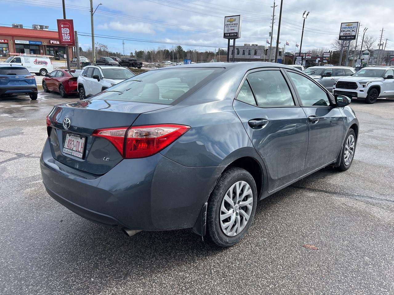 2017 Toyota Corolla LE   ONE OWNER   LOW KM Photo