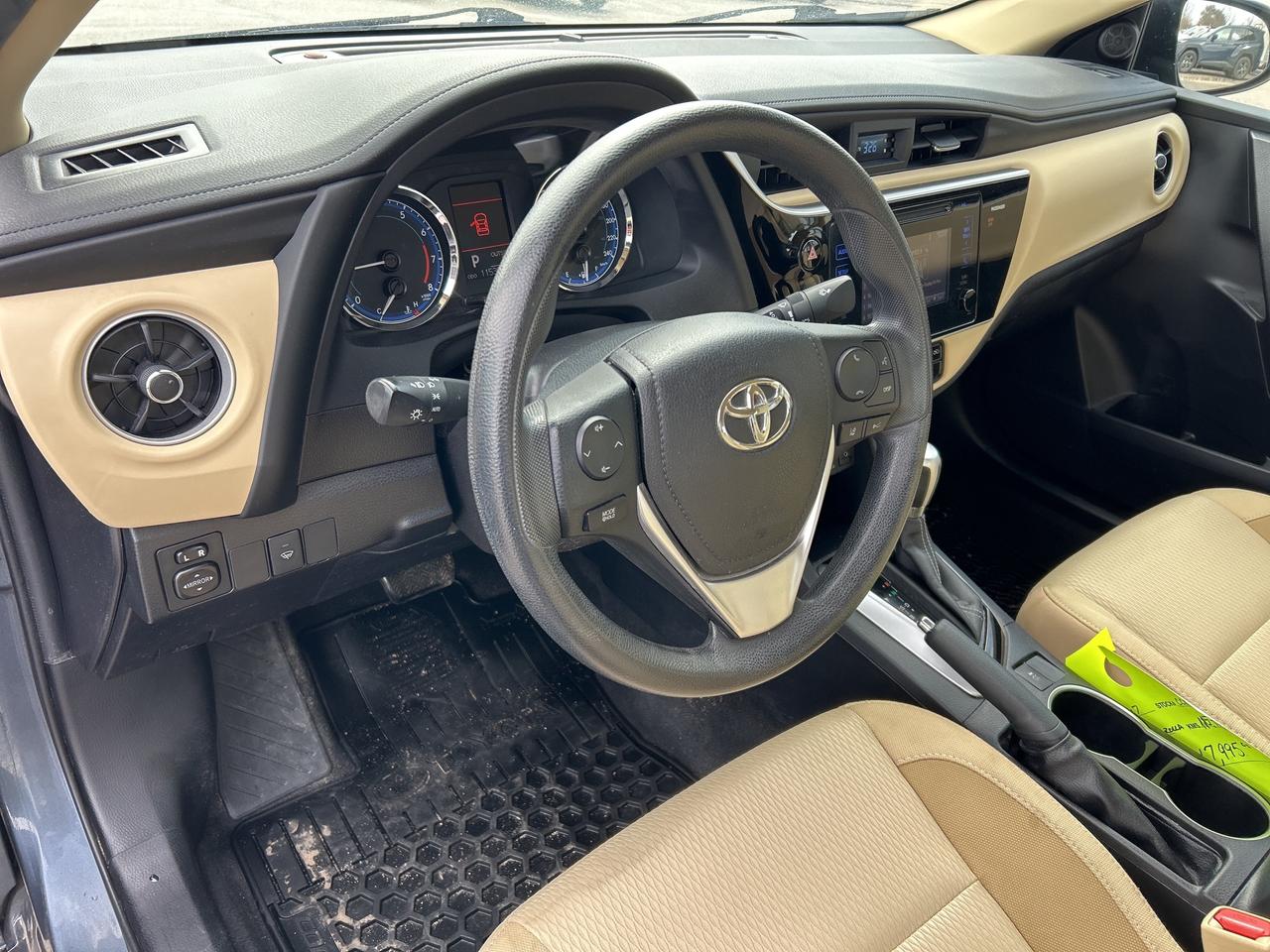 2017 Toyota Corolla LE   ONE OWNER   LOW KM Photo