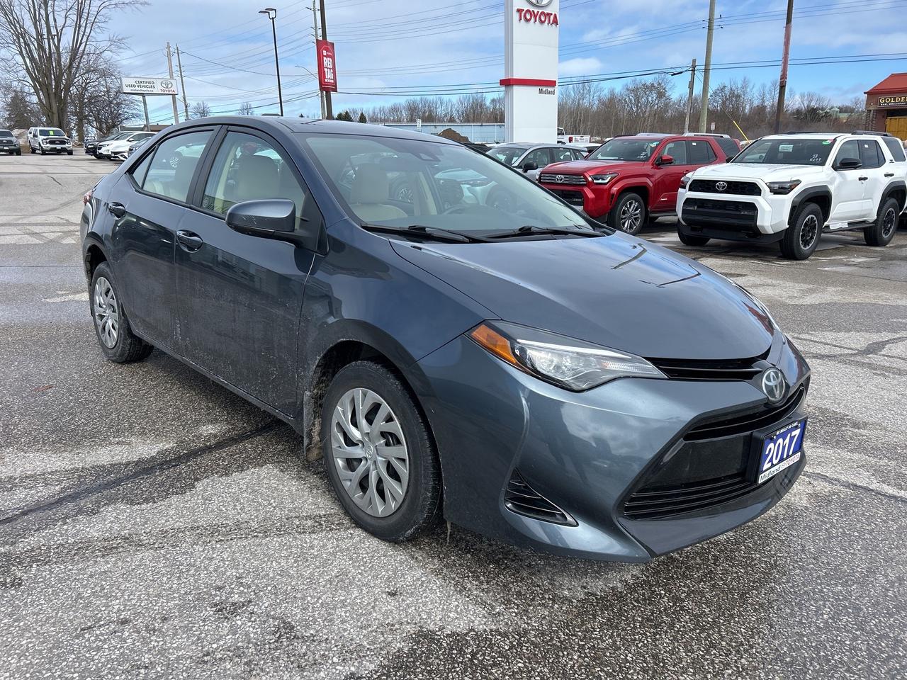 2017 Toyota Corolla LE   ONE OWNER   LOW KM Photo