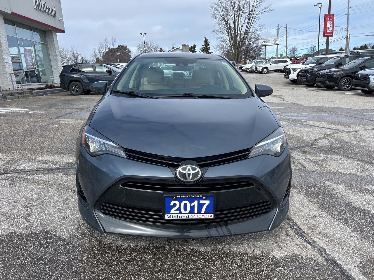 2017 Toyota Corolla LE   ONE OWNER   LOW KM Photo