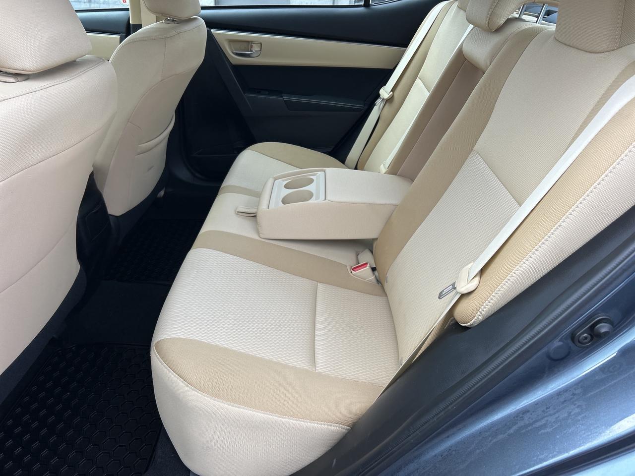 2017 Toyota Corolla LE   ONE OWNER   LOW KM Photo