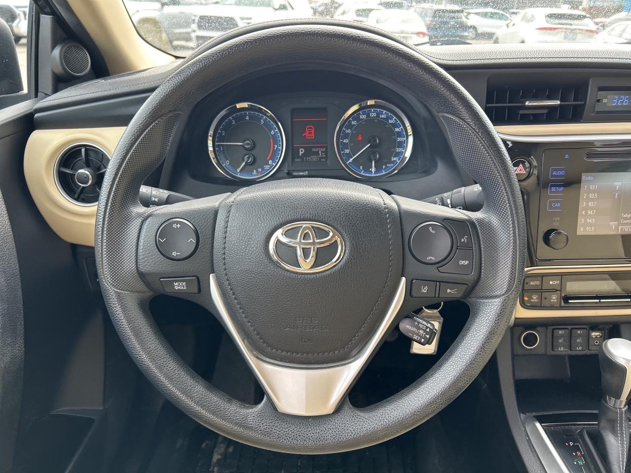 2017 Toyota Corolla LE   ONE OWNER   LOW KM Photo