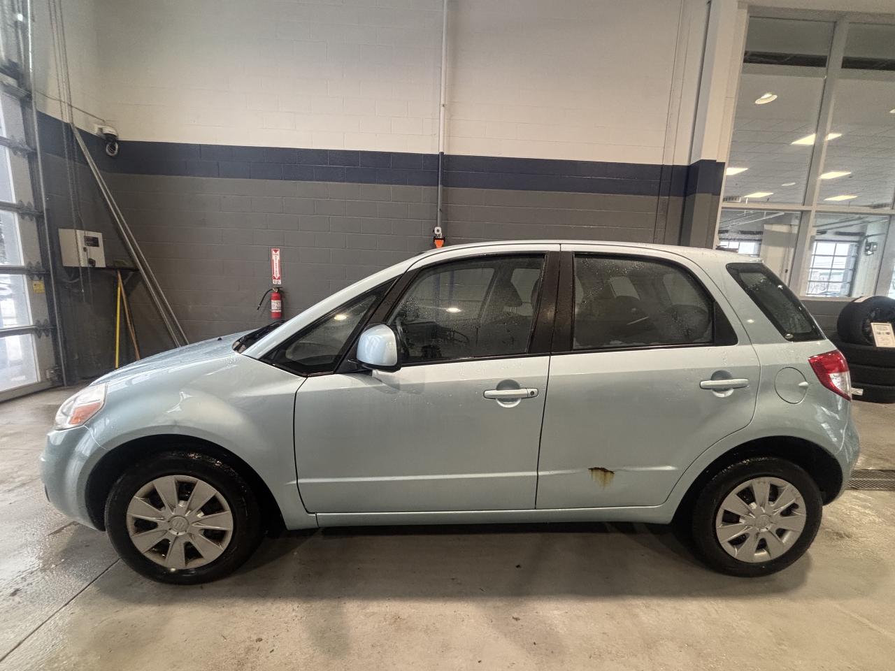 2007 Suzuki SX4 VERY LOW KM   CLEAN CARFAX   SOLD ASIS   AUTOMATIC Photo2