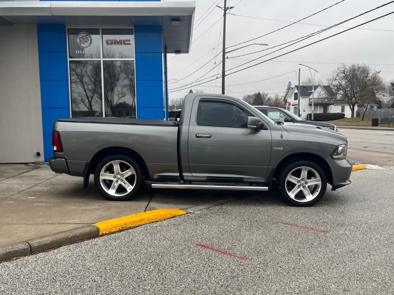 2013 RAM 1500 R/T SCARCE AND DESIRABLE HEMI SHORTY! Photo3