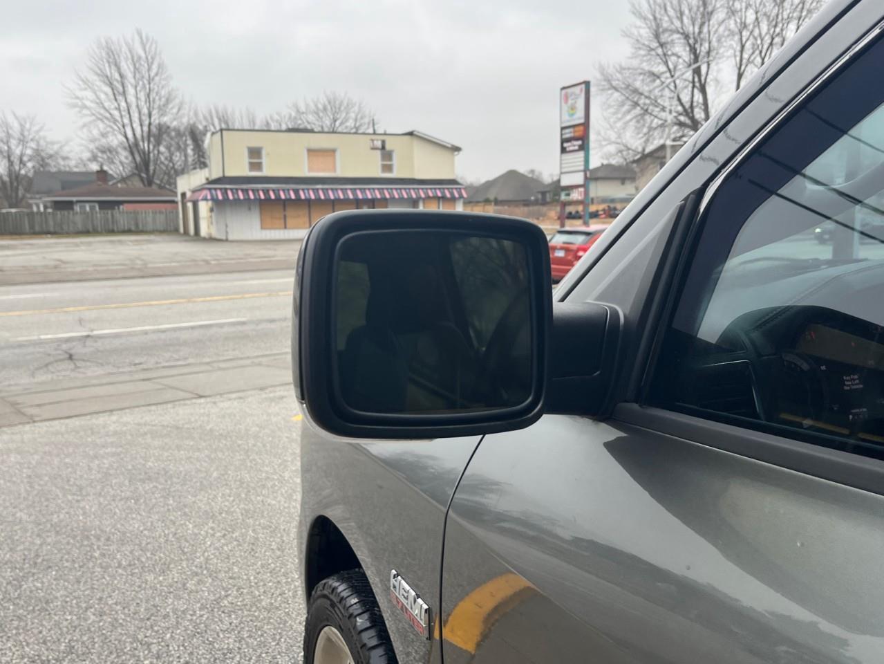 2013 RAM 1500 R/T SCARCE AND DESIRABLE HEMI SHORTY! Photo