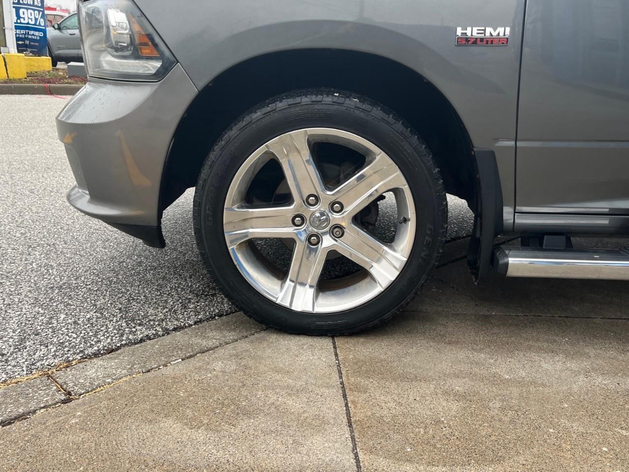 2013 RAM 1500 R/T SCARCE AND DESIRABLE HEMI SHORTY! Photo