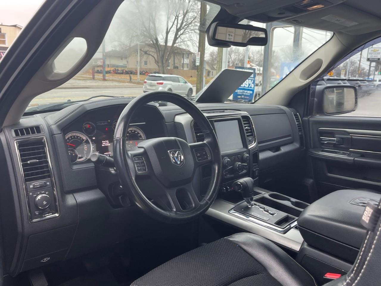 2013 RAM 1500 R/T SCARCE AND DESIRABLE HEMI SHORTY! Photo