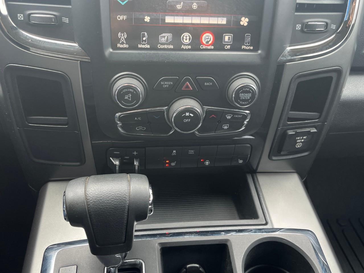 2013 RAM 1500 R/T SCARCE AND DESIRABLE HEMI SHORTY! Photo