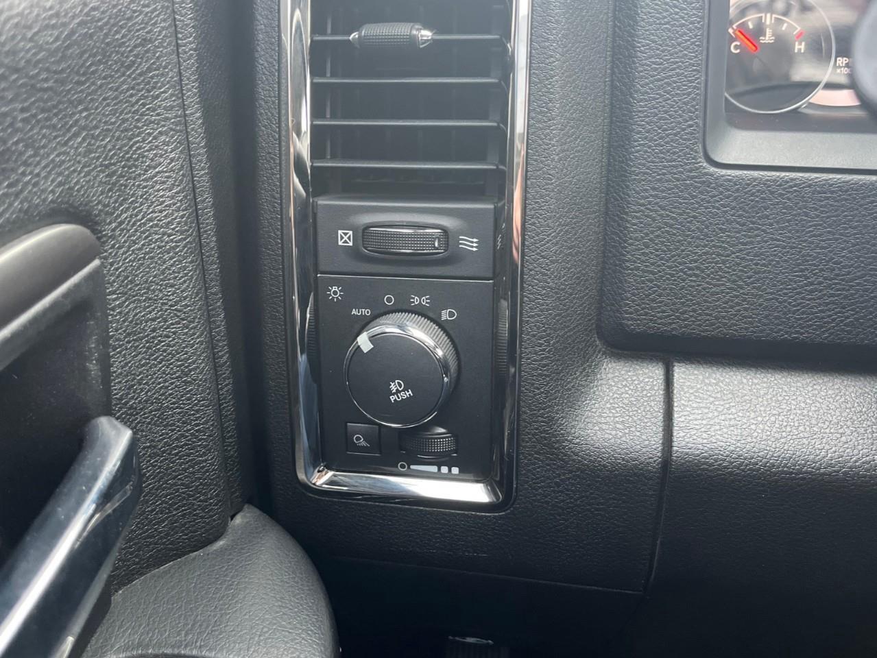 2013 RAM 1500 R/T SCARCE AND DESIRABLE HEMI SHORTY! Photo