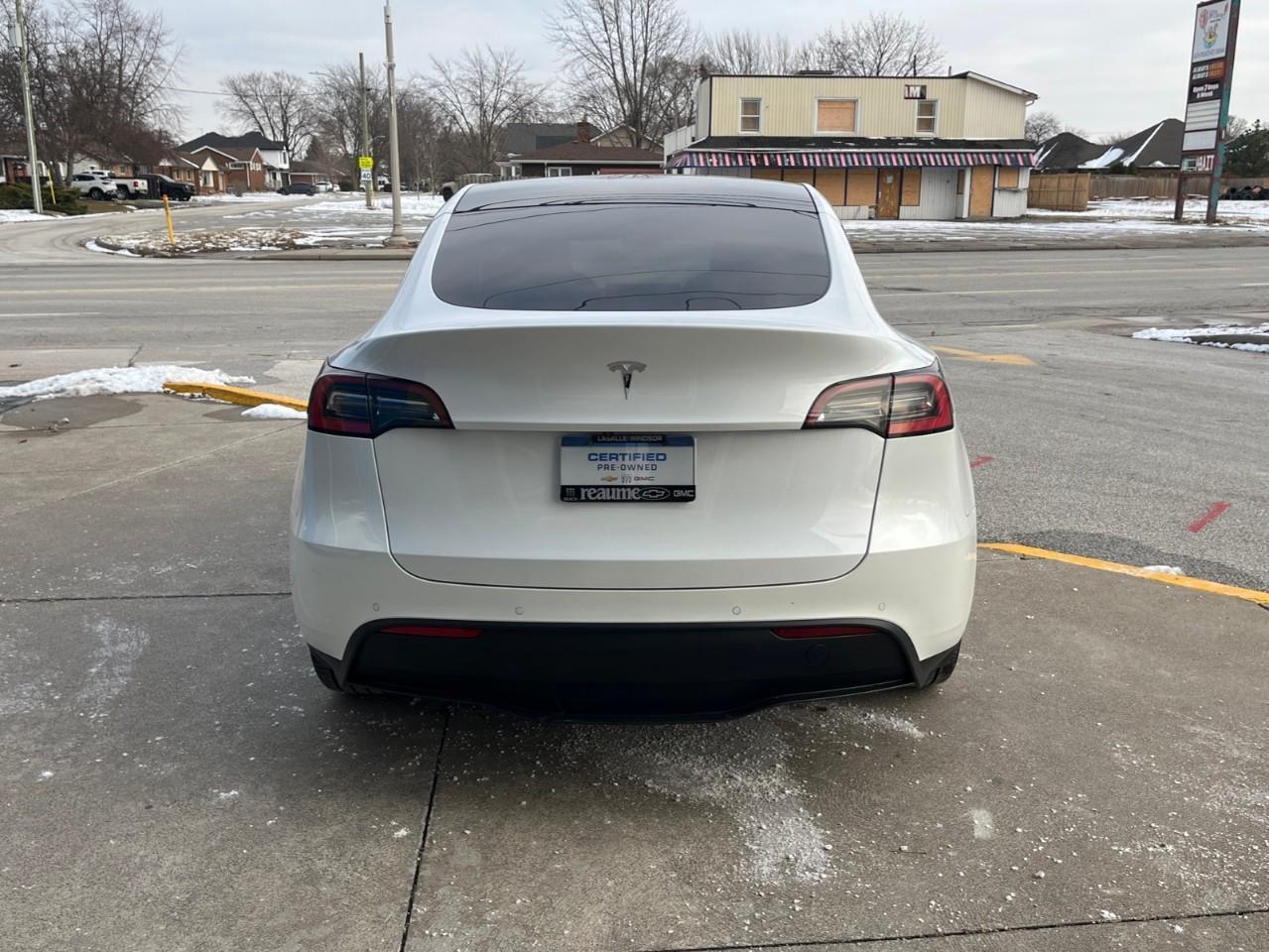2021 Tesla Model Y STANDARD RANGE LOCAL TRADE Photo
