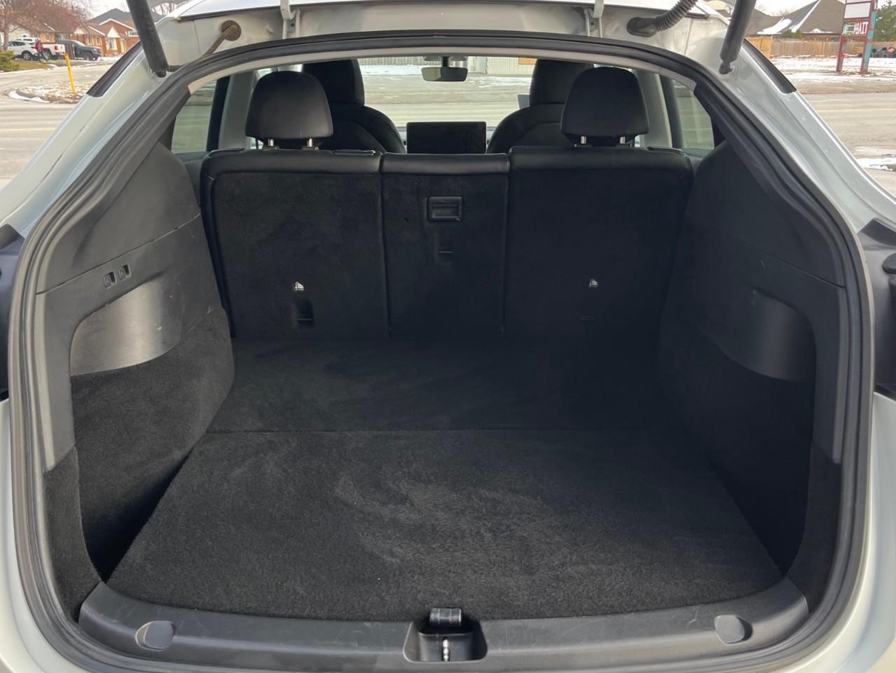 2021 Tesla Model Y STANDARD RANGE LOCAL TRADE Photo