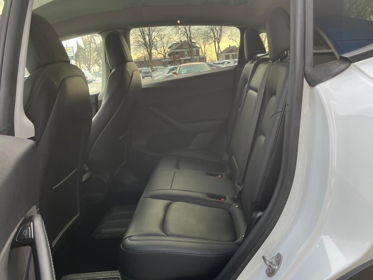 2021 Tesla Model Y STANDARD RANGE LOCAL TRADE Photo