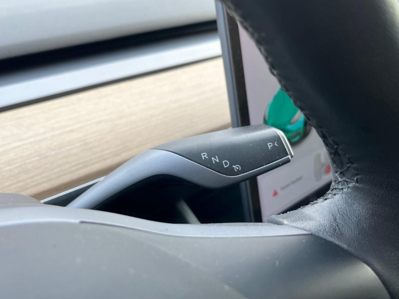 2021 Tesla Model Y STANDARD RANGE LOCAL TRADE Photo