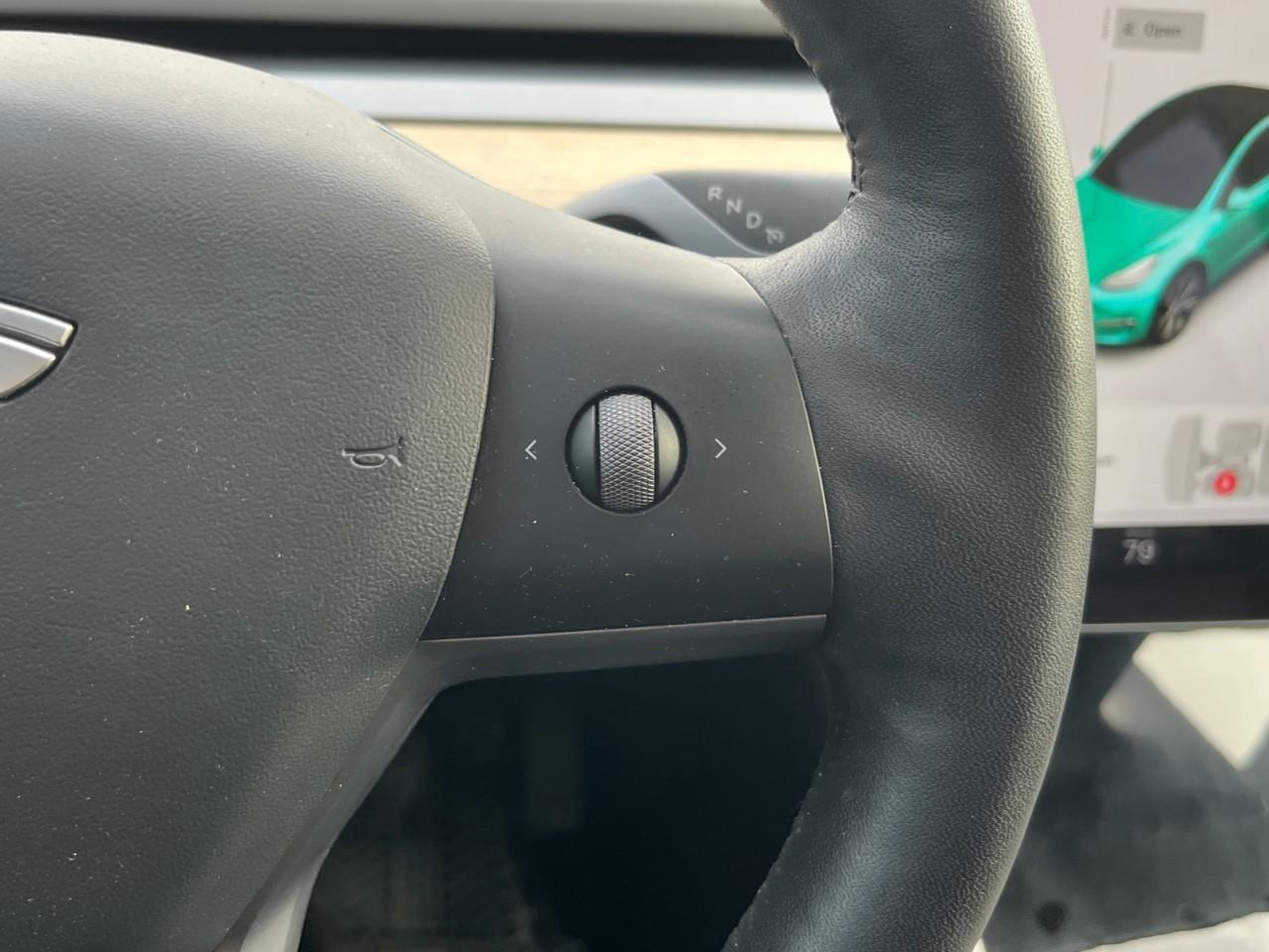 2021 Tesla Model Y STANDARD RANGE LOCAL TRADE Photo