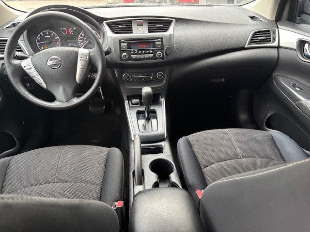 2017 Nissan Sentra 4dr Sdn CVT S, LOW KMS, ECONOMIZER!! Photo4