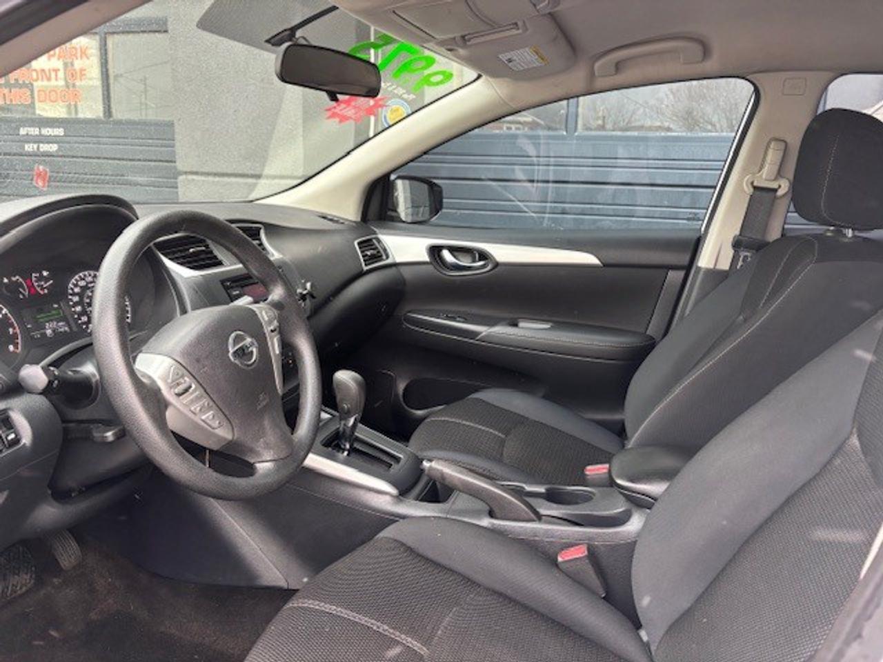 2017 Nissan Sentra 4dr Sdn CVT S, LOW KMS, ECONOMIZER!! Photo2