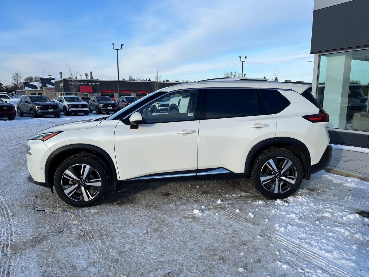 2023 Nissan Rogue SL AWD Photo3