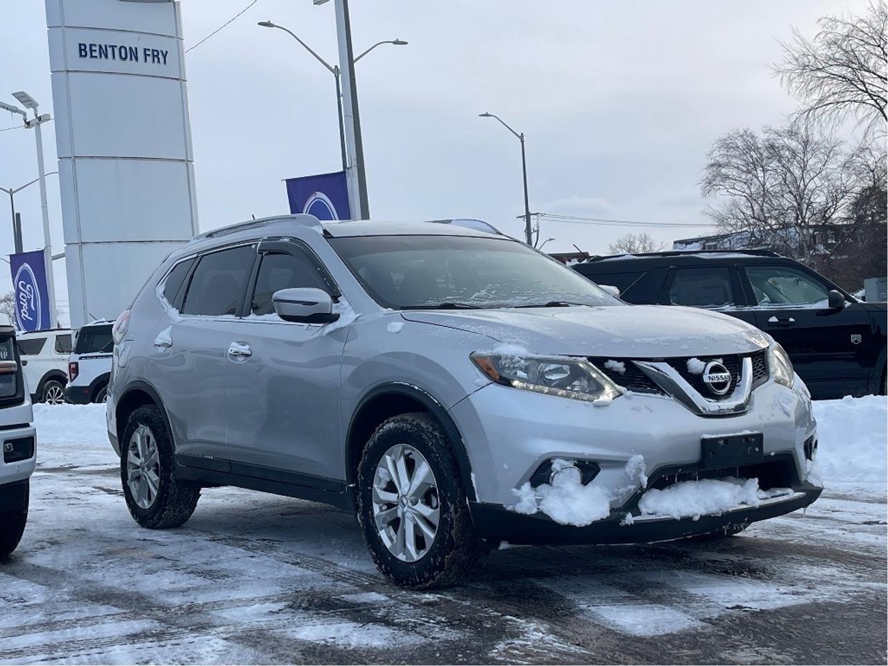 2016 Nissan Rogue SL AWD SUV HEATED SEATS BLUETOOTH PWR SEAT AS IS Photo2