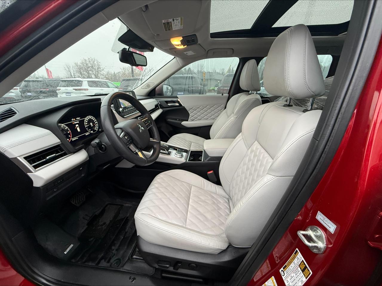 2023 Mitsubishi Outlander GT S-AWC- Pano Sunroof - Bose Sound - Clean Carfax Photo