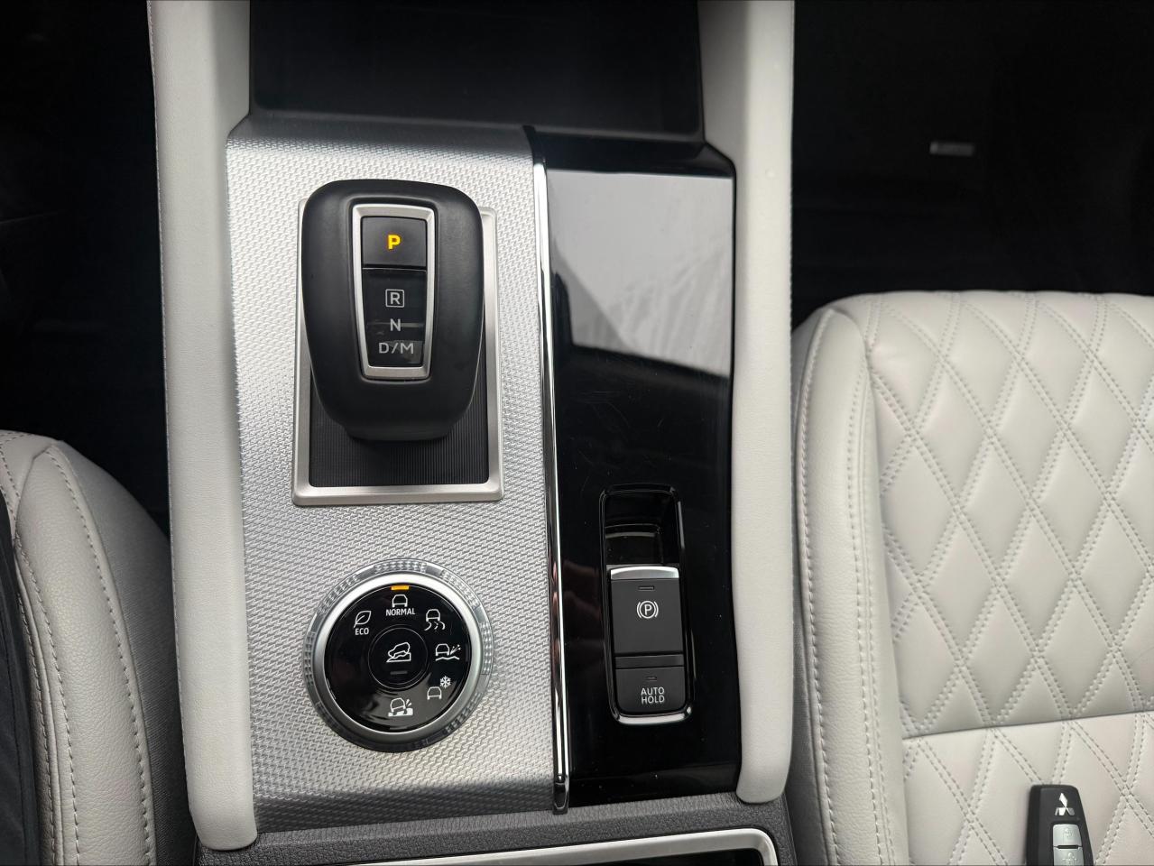 2023 Mitsubishi Outlander GT S-AWC- Pano Sunroof - Bose Sound - Clean Carfax Photo